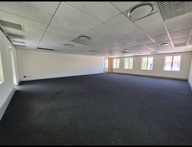566M² OFFICE TO LET IN SANDTON CENTRAL